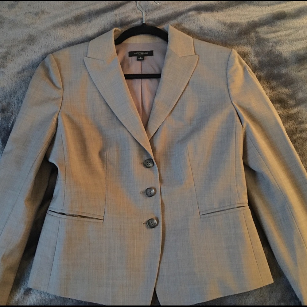 Ann Taylor Blazer size 6 taupe/grey